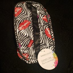 Sassy  Chic Cosmetic Case New