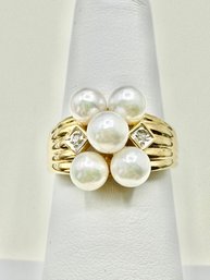 14KT Yellow Gold  Pearl Ring With Diamond Ring Size 6 - J11104