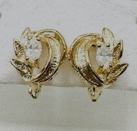14KT Yellow Gold Natural Diamond Earrings - J11233