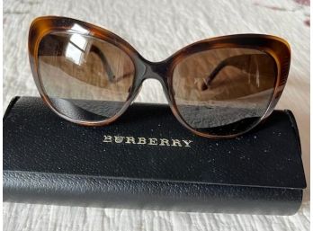 Burberry Womens Sunglasses With Original Case