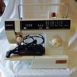 Singer 6215C Sewing Machine With Carrying Case