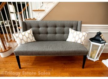 Tufted Nailhead Trim Bench Seat With Two Pillows