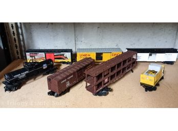 Seven Pieces Lionel Assorted Rolling Stock O Gauge #1