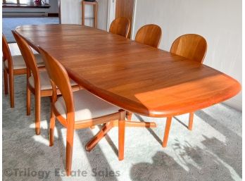 Dyrlund Mid Century Danish Modern Teak And Rosewood Extending Dining Table CHAIRS NOT INCLUDED