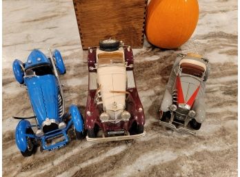 GRP 17 : 3 Vintage Diecast Cars Various Sizes