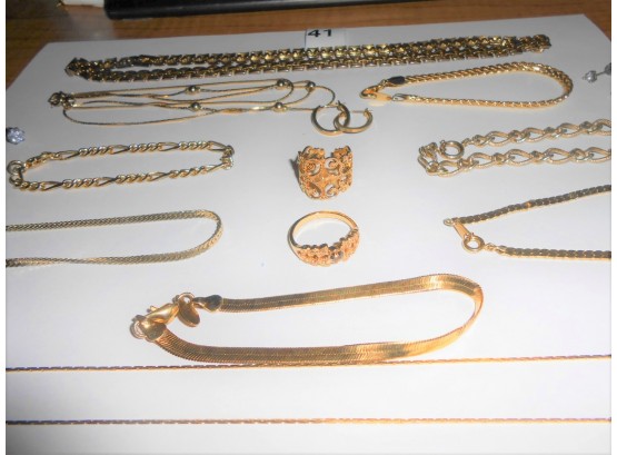 Mixed Lot Of Gold Tone Jewelry -lot 41