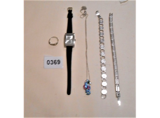 Jewelry - Lot 369