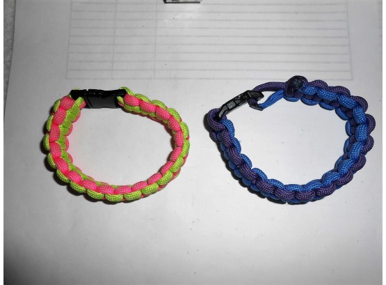 4 Survival Bracelets - Lot 296