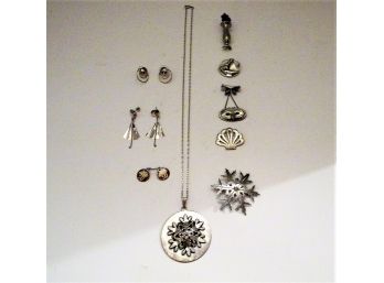 Assorted Sterling Jewelry Pieces - Lot 68