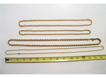 4 Necklaces Gold Toned - Lot 76