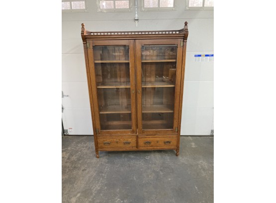 Beautiful Antique 19th Century Oak Bookcase With Wood Gallery