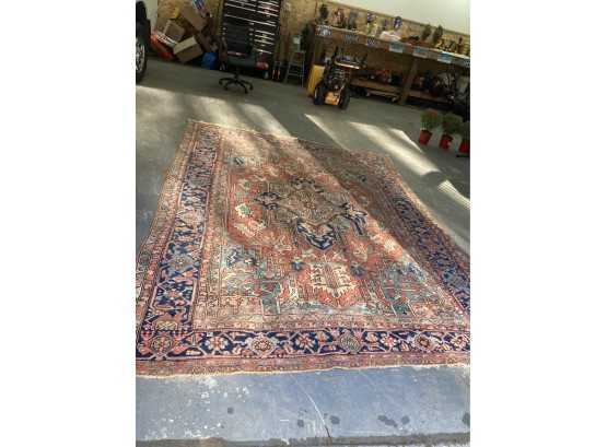 Beautiful Antique Persian Rug In Excellent Condition!