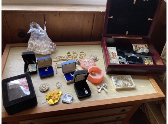 Jewerly Box Full Of Vintage Jewelry