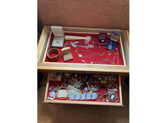 Contents Of The Jewelry Chest! Huge Lot!