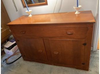 Vintage Maple Dresser, Lots Of Storage By Hale Furniture Great Quality Piece