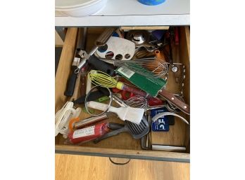 Misc Lot Of Unsorted Kitchen Utensils