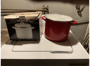 9.5 Quart Red Stock Pot Never Used