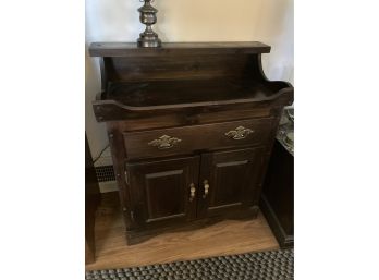 Well Maintained Dry Sink Great Storage