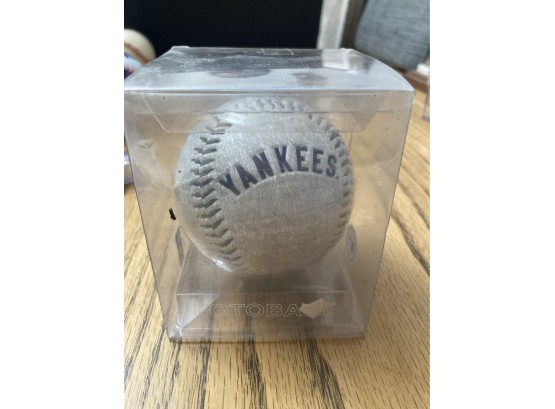 Yankees Fotoball #27 New In Box