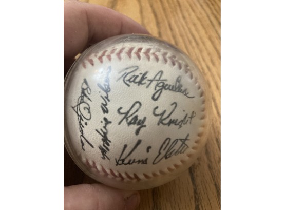 Fasimile 1986 Mets Team Signed Baseball With 26 Signatures Including Ray Knight, Garry Carter,Keith Hernandez