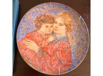 Knowles Limited Edition Mothers Day Plate