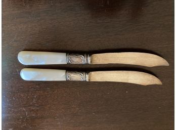 2 Mother Of Pearl Baird North Co Butter Knives