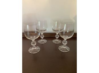 Set Of 4 6 Inch Wine Glasses With Lovely Stems