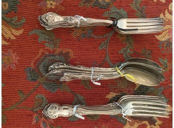 Large Lot Of Unsorted Silver Plate Flatware And Silverware Pieces