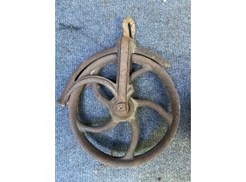 Antique Metal Farm / Utility Pulley 11 Inches