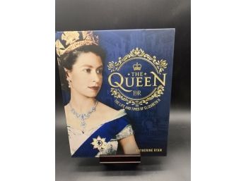 The Queen: The Life And Times Of Elizabeth II By Catherine Ryan