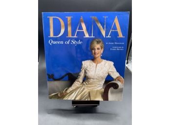 Coffee Table Book! Diana Queen Of Style By Jackie Modlinger