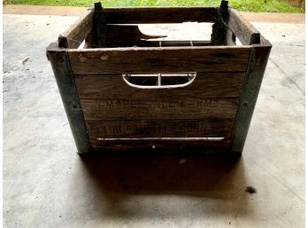 Vintage Maple Hill Farms Bloomfield CT Milk Crate