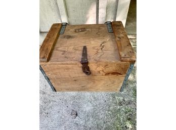 HOOD Wood Milk Delivery Crate Porch Box  Galvanized Steel Lined 1955  Country Rustic Barn Farmhouse  Decor