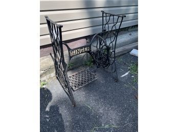 Antique Cast Iron Sewing Machine Base, Would Make A Great Table!