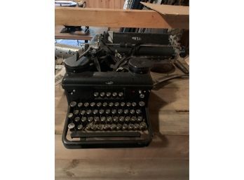 Antique Royal Typewritter With Beveled Side Glass