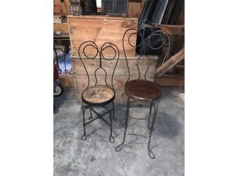 2 Vintage Twisted Metal Wire Ice Cream Parlor Style Saloon Counter Bar Stools
