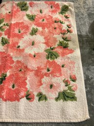 Vtg MCM CannonTowel Red Poppies Flowers 22x41 Exc Condition