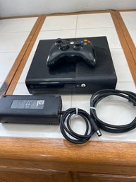 Xbox 360 Works All Cords Included