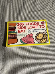 Vintage Kids Cookbook 365 Foods Kids Love To Eat