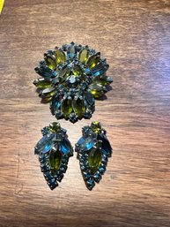 Stunning Vtg Julianna Green & Blue Rhinestone Set Brooch 2' Snap Back Earrings