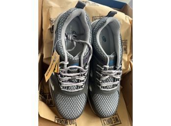 New In Box Nautilus Womens Gray Safety Toe Shoes Size 10 Med