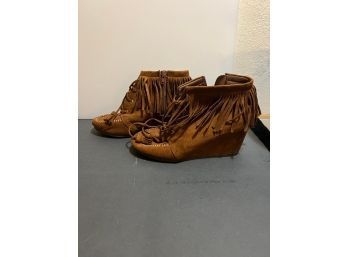 Size 8 Womens Leather Boots.