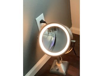 Light Up Make Up Mirror With Magnifier