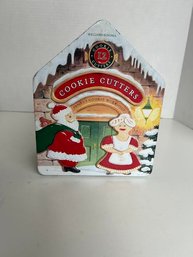 Williams Sonoma Cookie Tin Gingerbread House