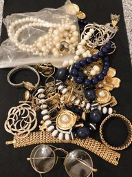 Over 1 1/2 Pounds Of Jewelry Mostly Wearables Sellables