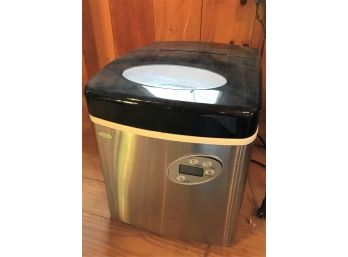 NewAir Portable Ice Maker Machine - Tested And Working - 14 X 17 16 In.