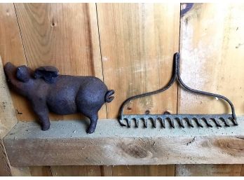 Decorative Metal Pig And Rake For Garden
