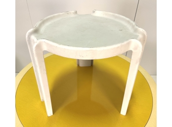 1970s Plastic SYROCO Small White Space Age 3-Legged Table