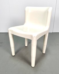 Vintage Modern White Plastic Space Age Chair - 1960s Or 1970s