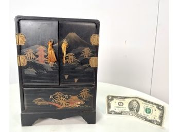 Chinese Or Japanese Black Laquer Gold Gilt Accent Jewelry Compartment Box